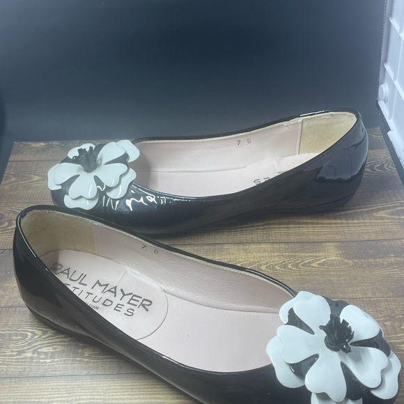 Paul Mayer Attitudes flower flats black patent leather - Picture 4 of 6